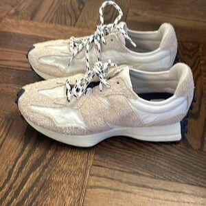 New balance 327 size 6.5